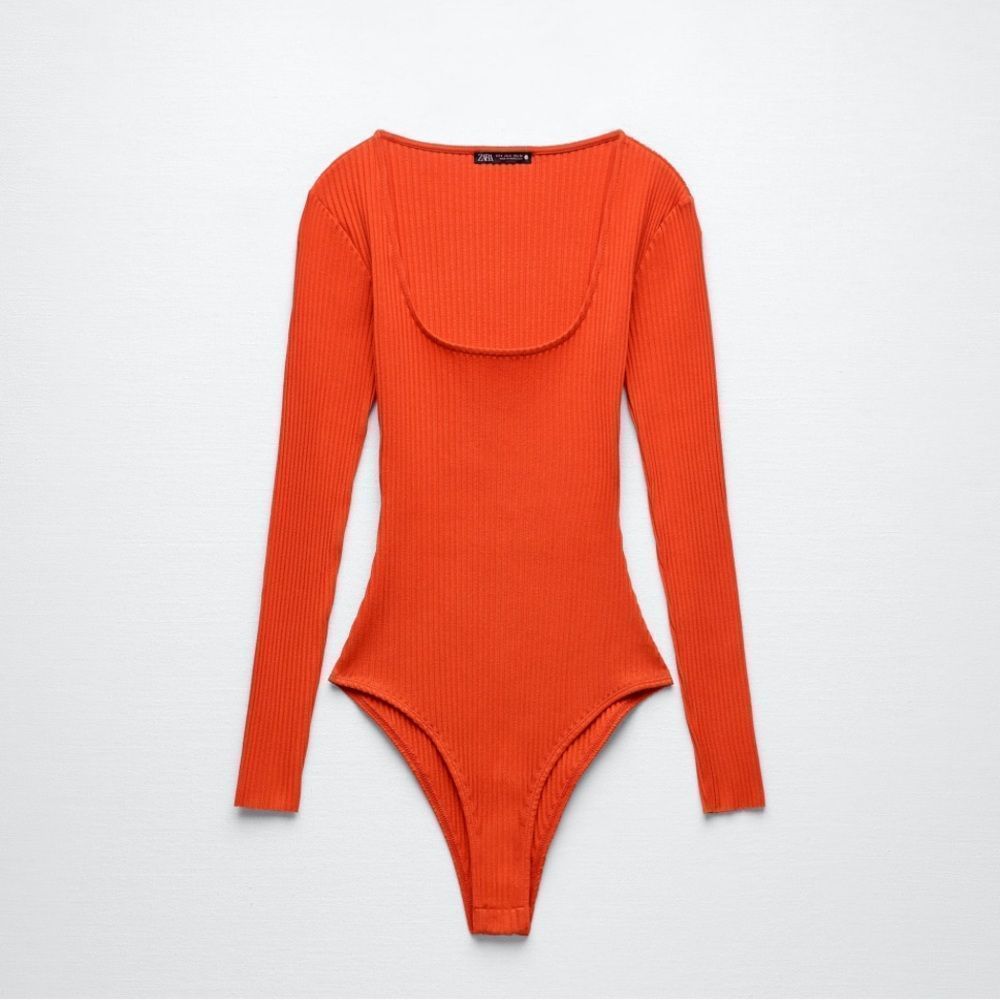 Zara - SQUARED NECK RIBBED BODYSUIT RED - REF. 0858/632  - Medium